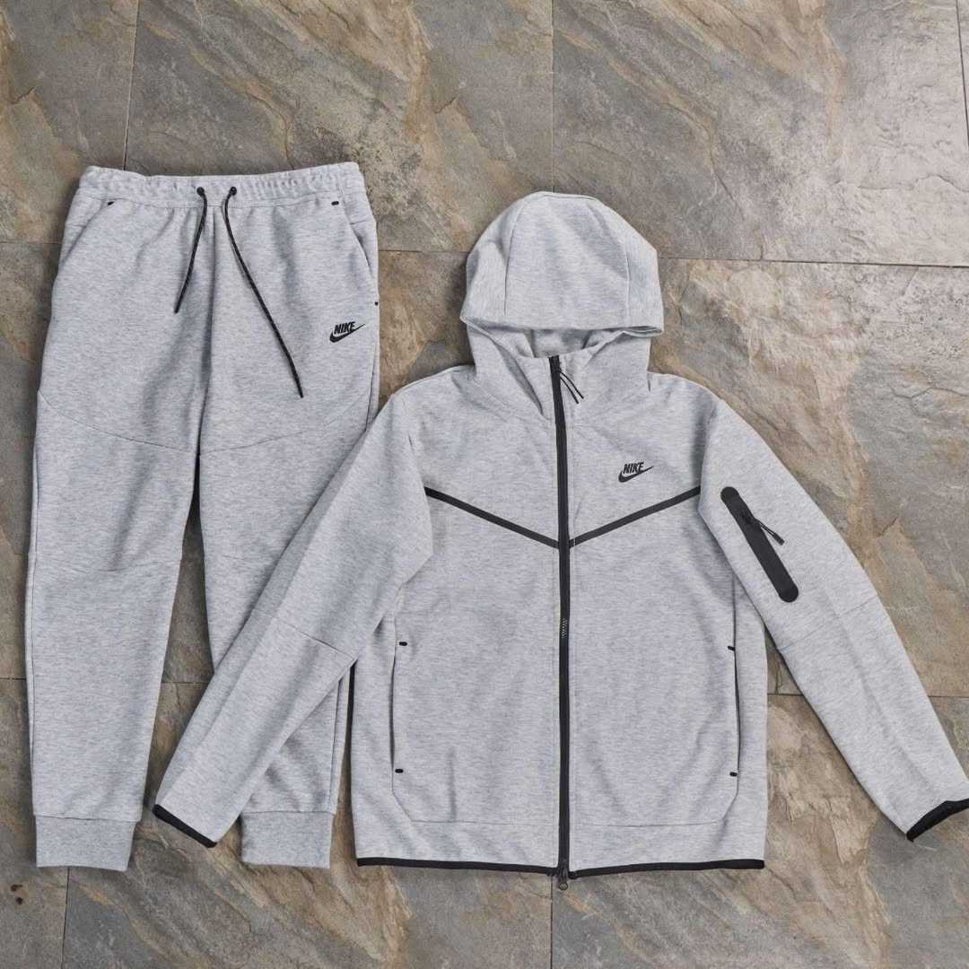 Conjunto Nike Tech