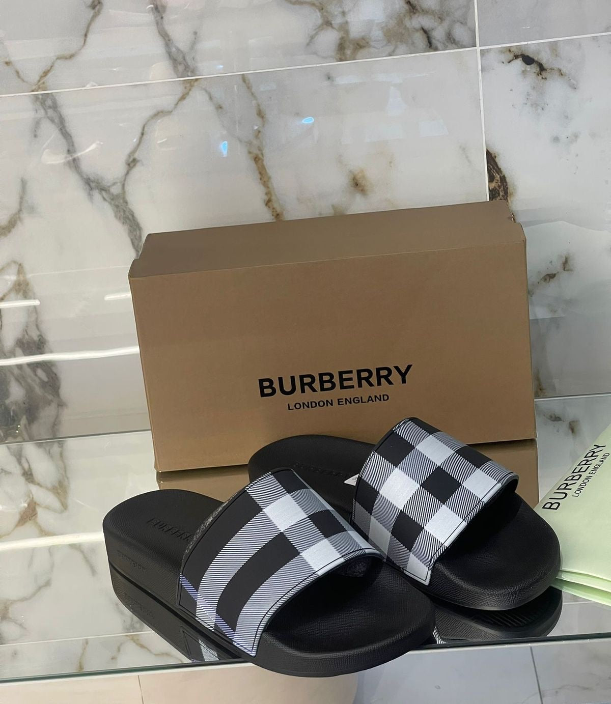 Chinelo BURBERRY