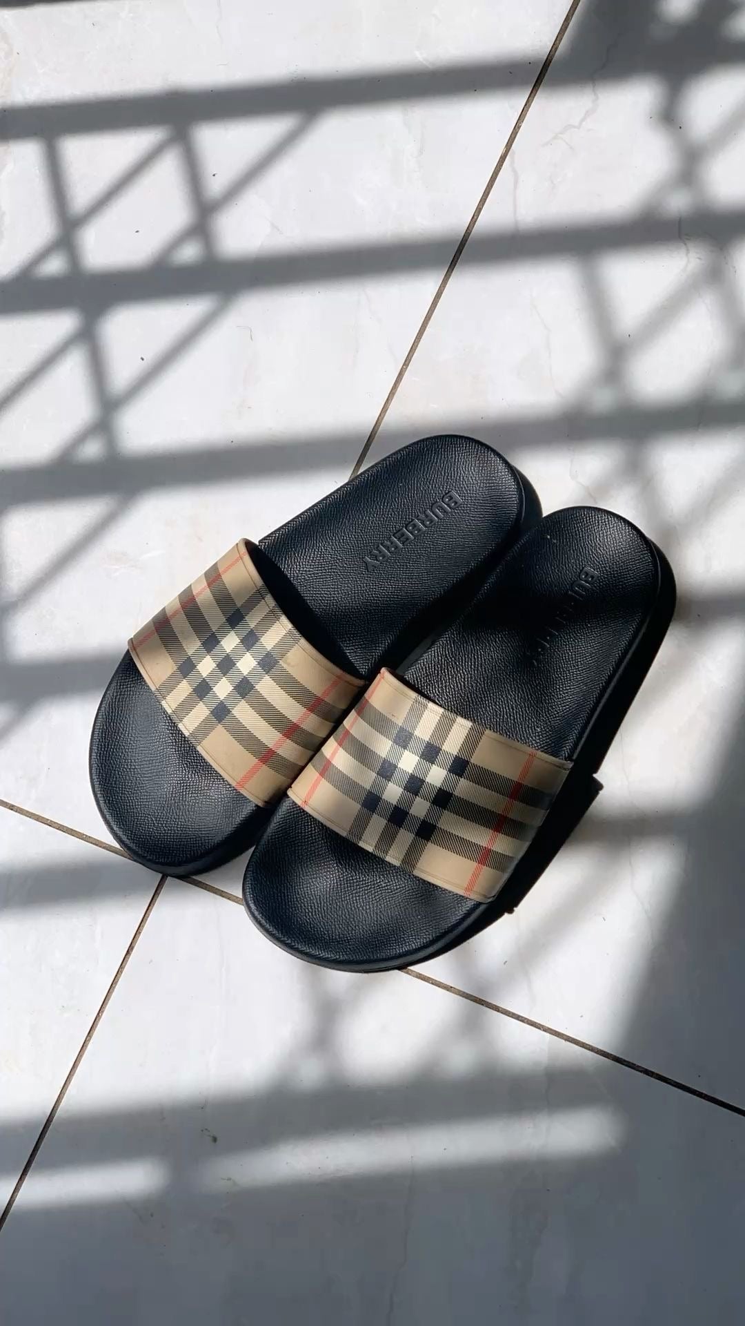 Chinelo BURBERRY